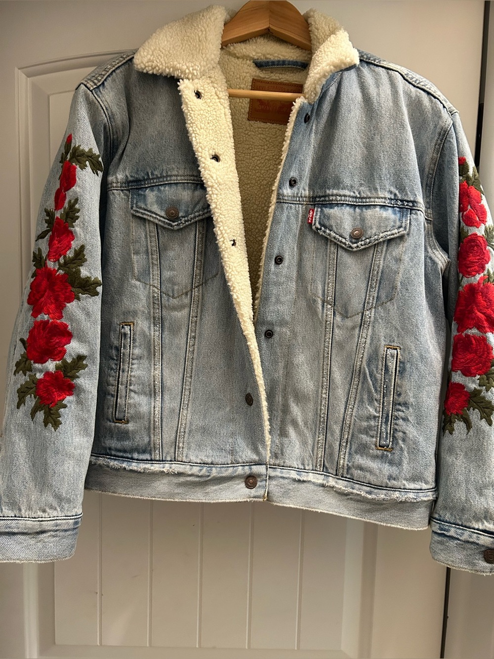 Levi's Light Blue Denim Sherpa Jacket with Red Rose Embroidery - Picture 5 of 10